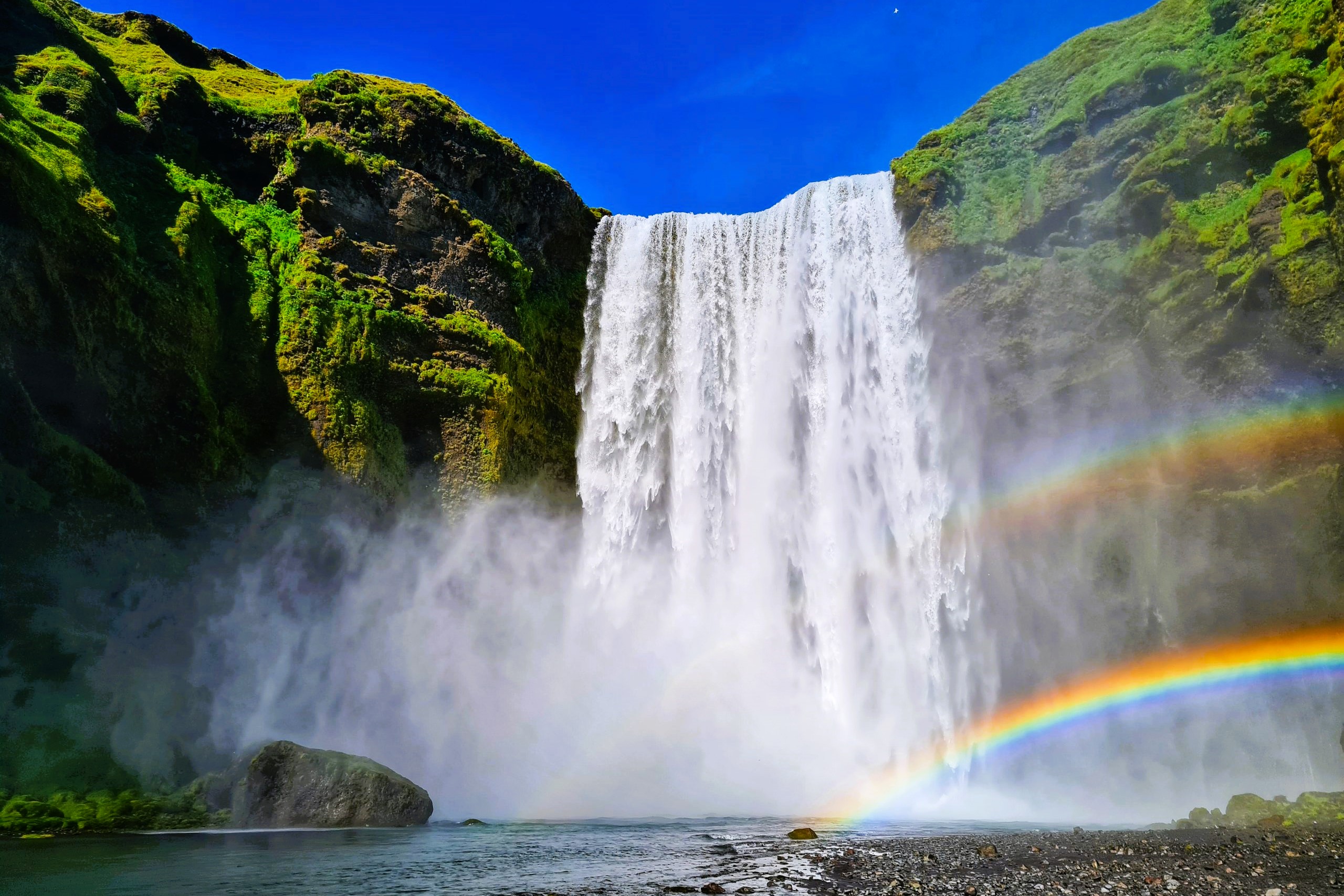 Cachoeira Skógafoss Uma maravilha natural majestosa na Islândia