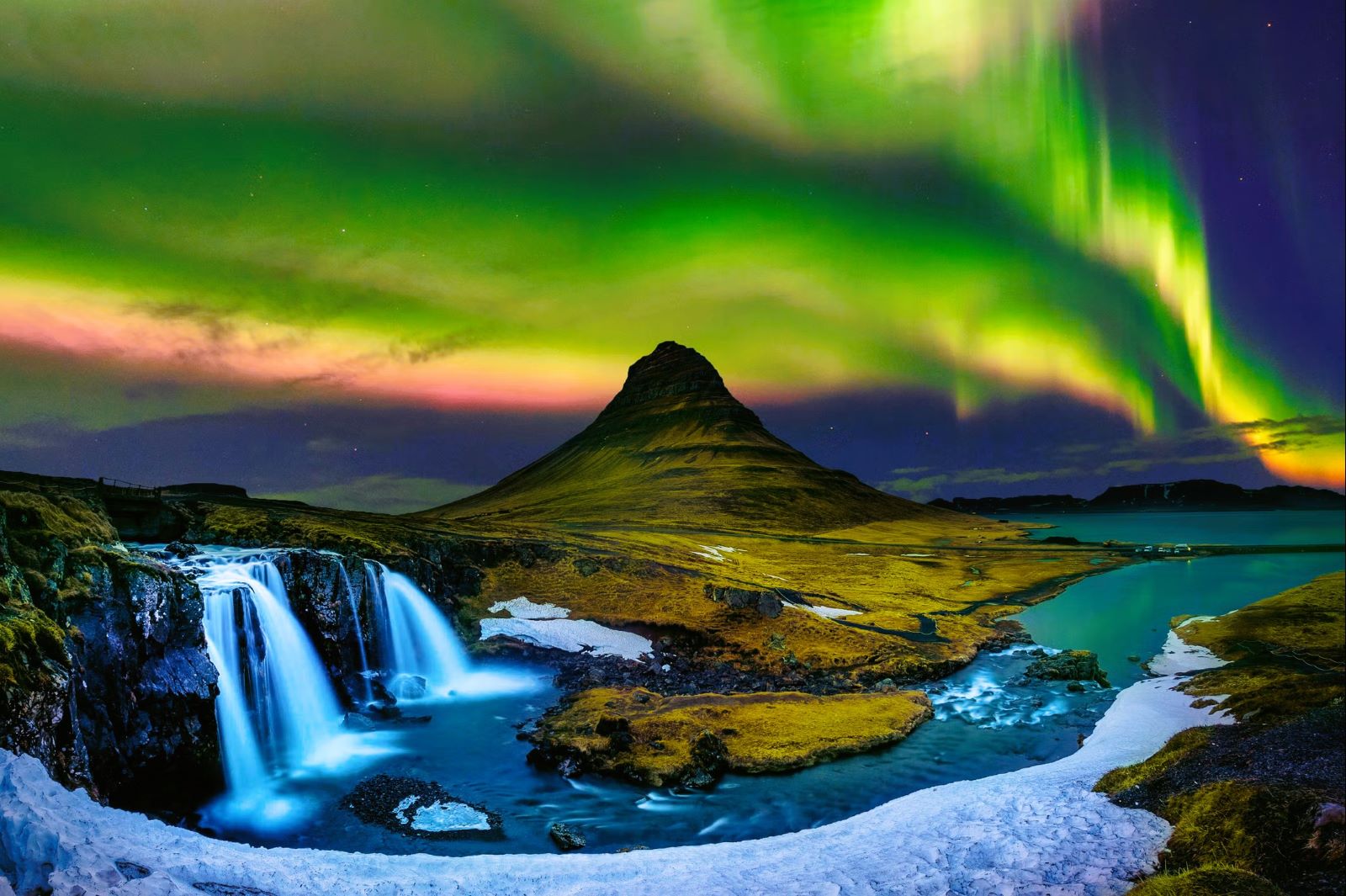 Best Time to Visit Iceland Fosshotel Glacier Lagoon Iceland